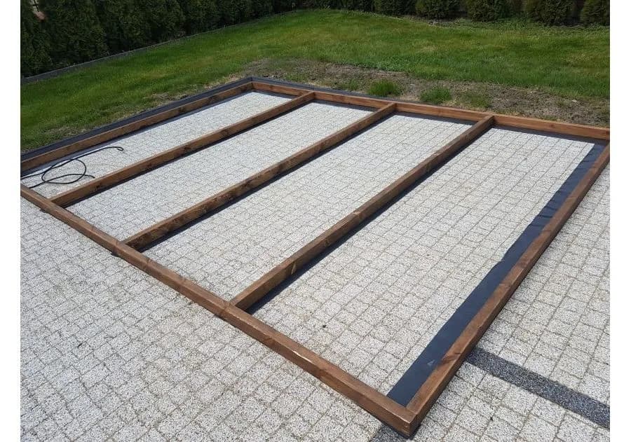 Jak zrobić altanę ogrodową z drewna - krok po kroku bez błędów