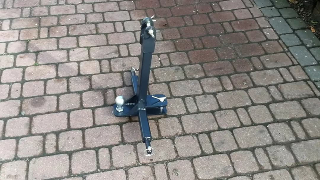 Jak zamontować hak do traktorka kosiarki - uniknij błędów i problemów