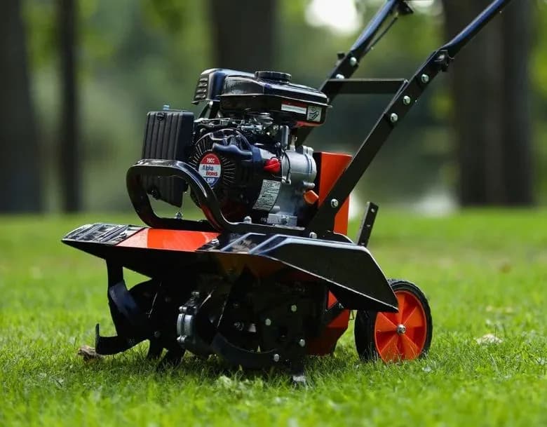 Glebogryzarka do czego służy? Poznaj jej funkcje i korzyści w ogrodzie