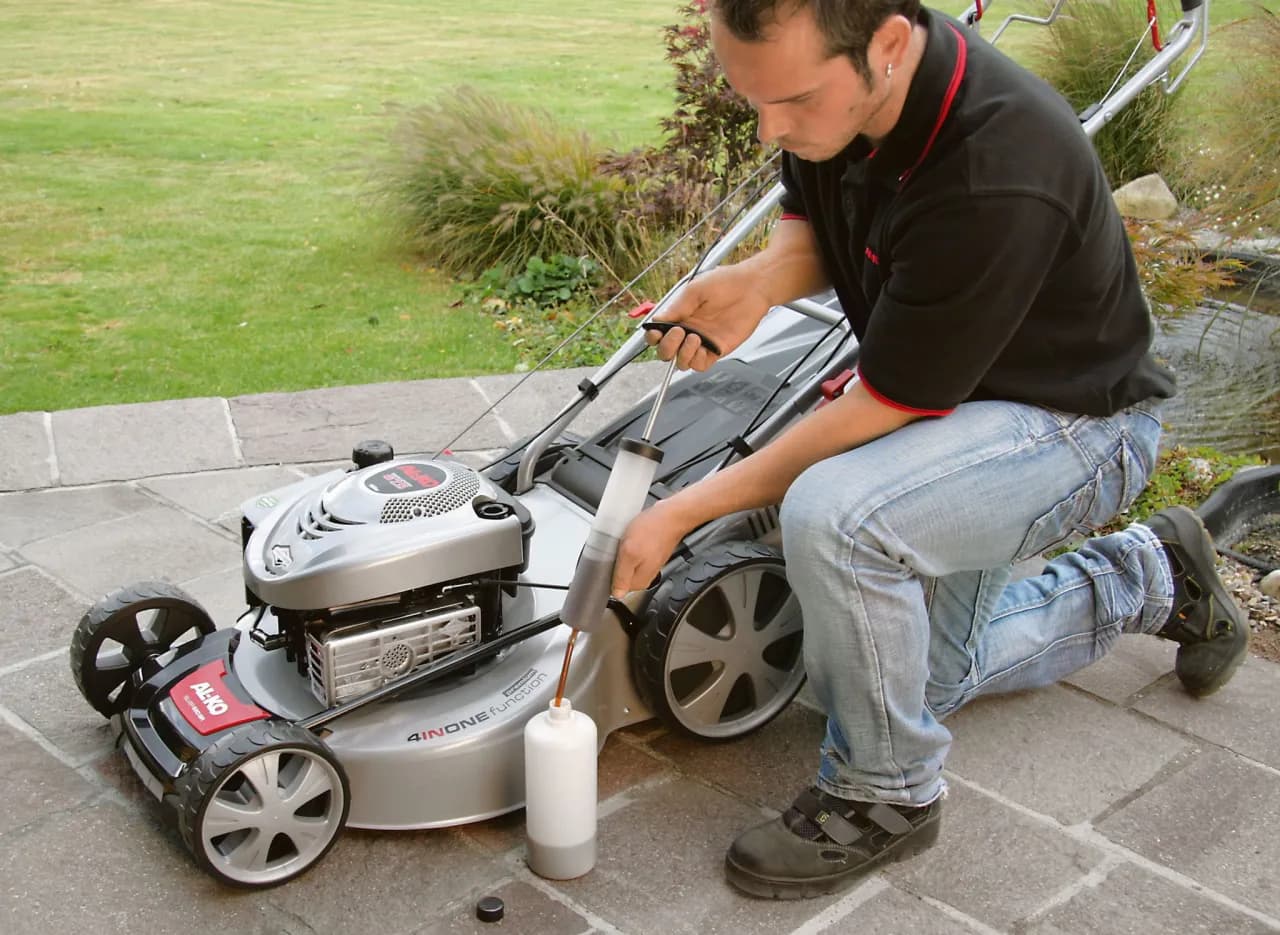 Czy można wlać olej samochodowy do kosiarki? Uważaj na ryzyko!